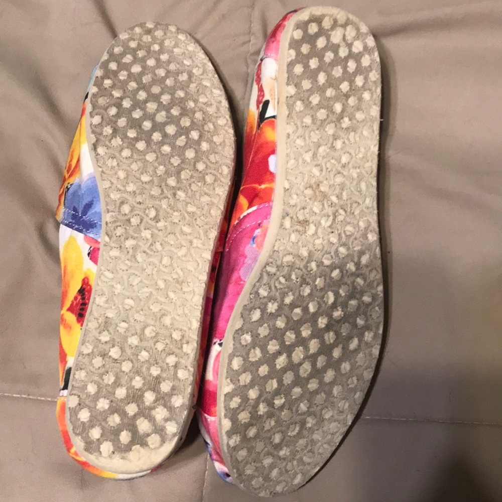Toms - Picture 4 of 6